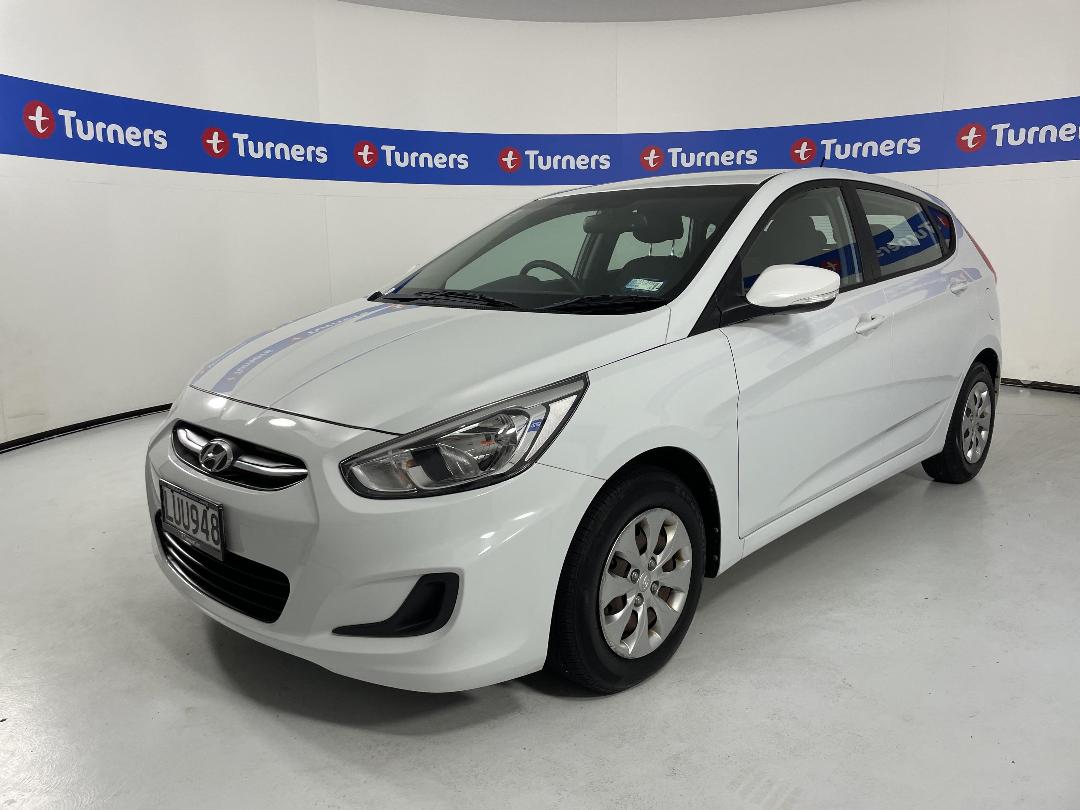 Photo '4' of Hyundai Accent Photo '4' of Hyundai Accent