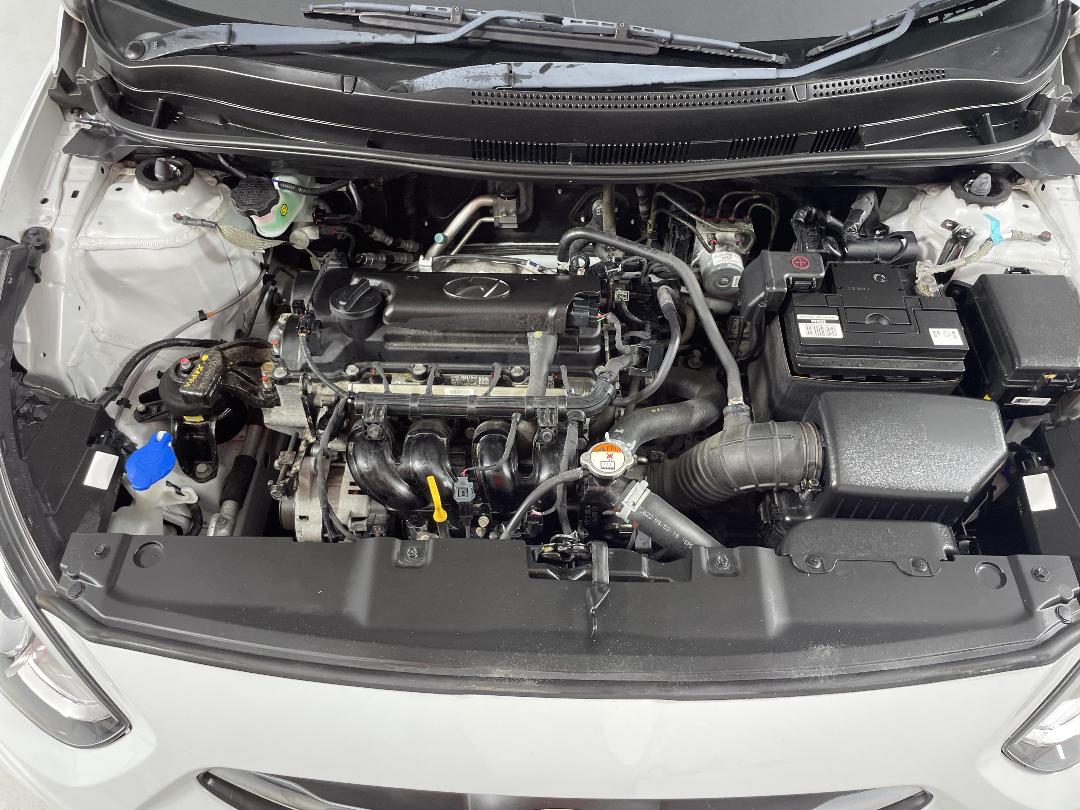 Photo '13' of Hyundai Accent Photo '13' of Hyundai Accent