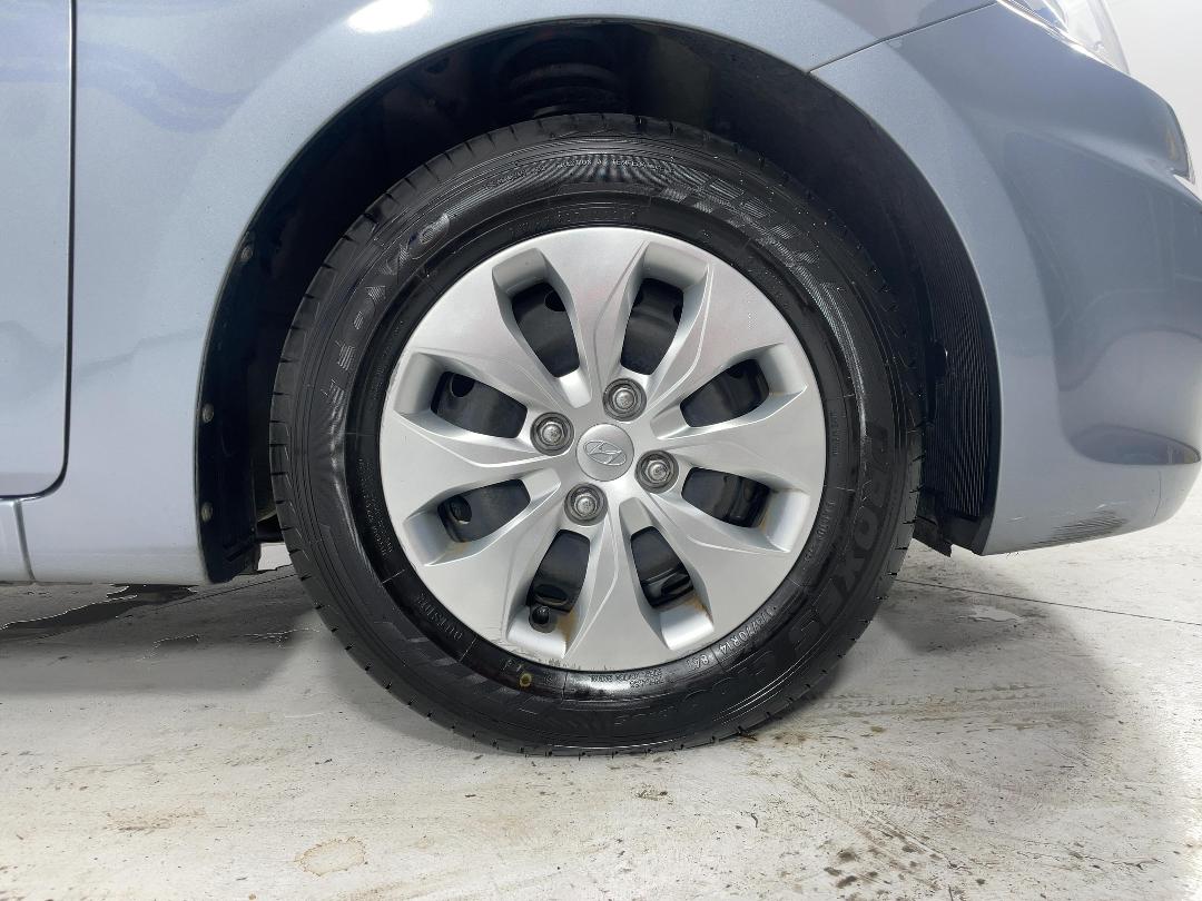 Photo '9' of Hyundai Accent