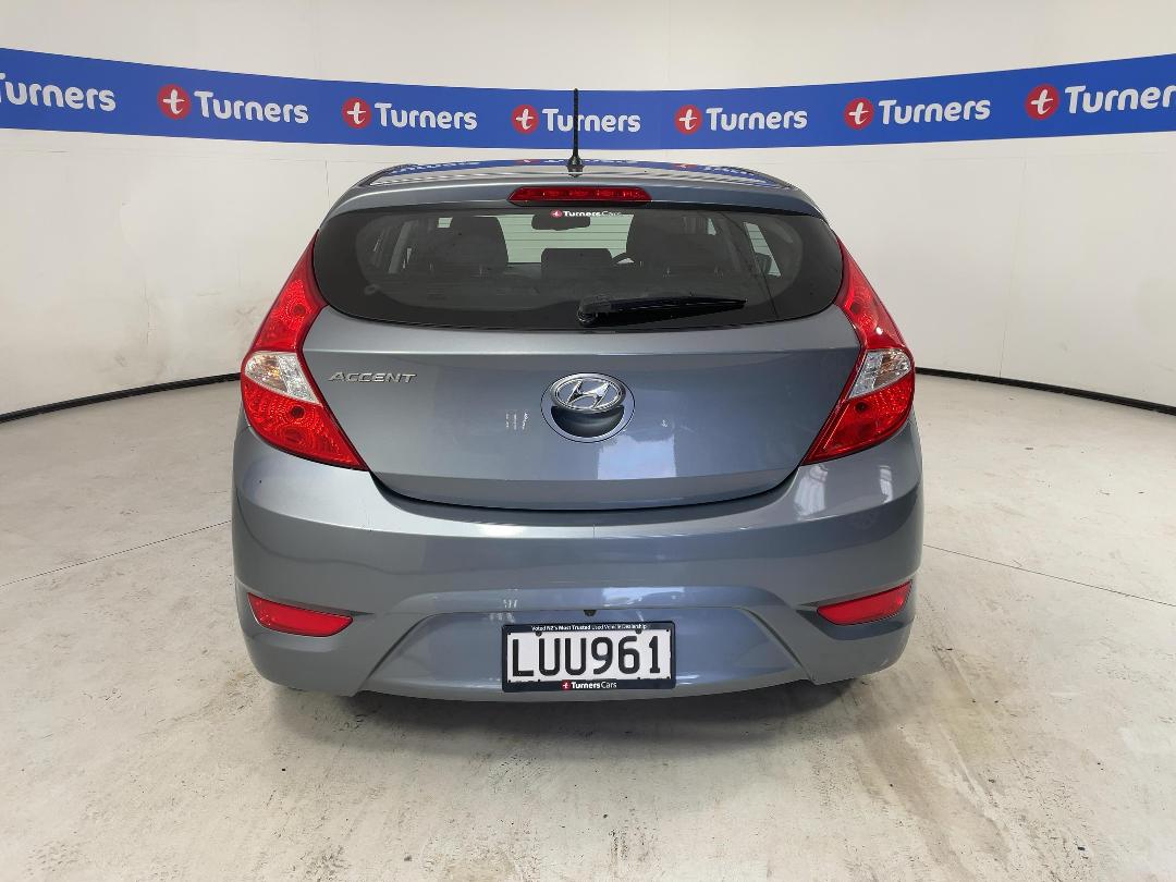 Photo '6' of Hyundai Accent