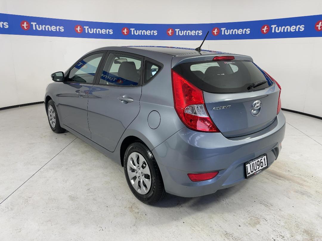 Photo '5' of Hyundai Accent