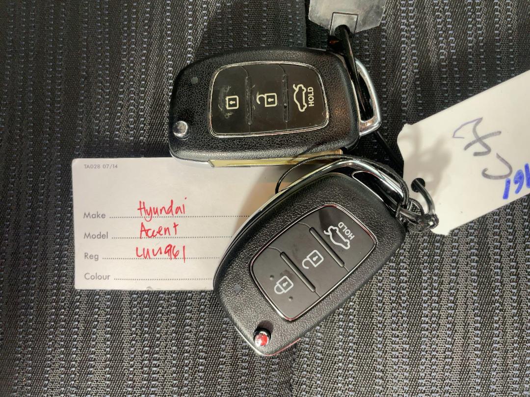 Photo '22' of Hyundai Accent