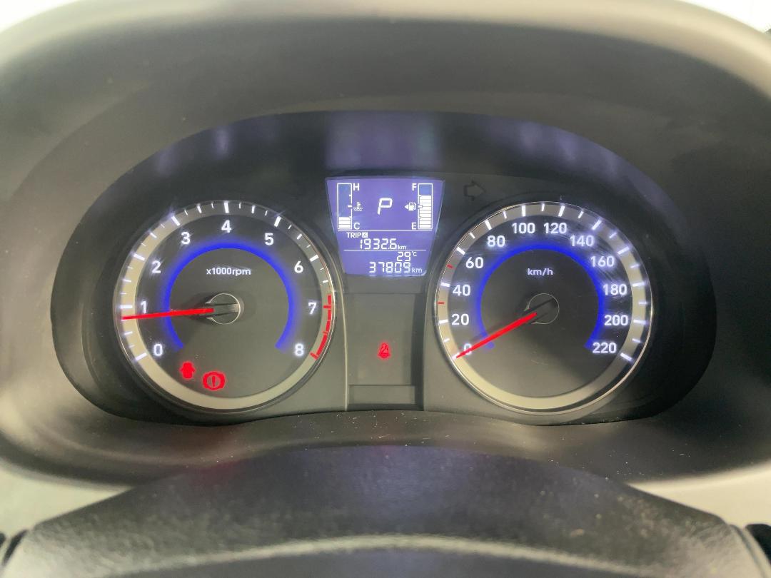 Photo '21' of Hyundai Accent