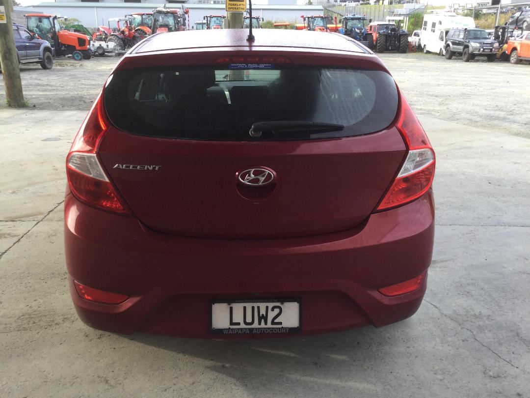 Photo '6' of Hyundai Accent