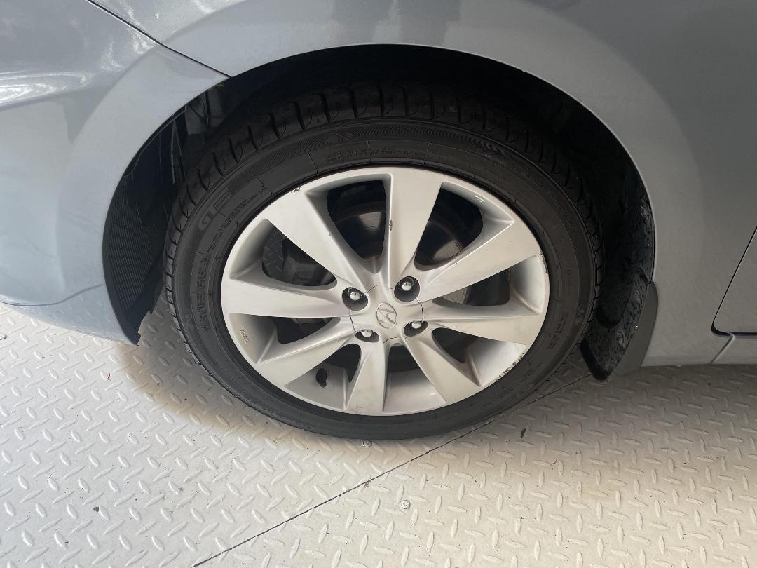 Photo '10' of Hyundai Accent Photo '10' of Hyundai Accent