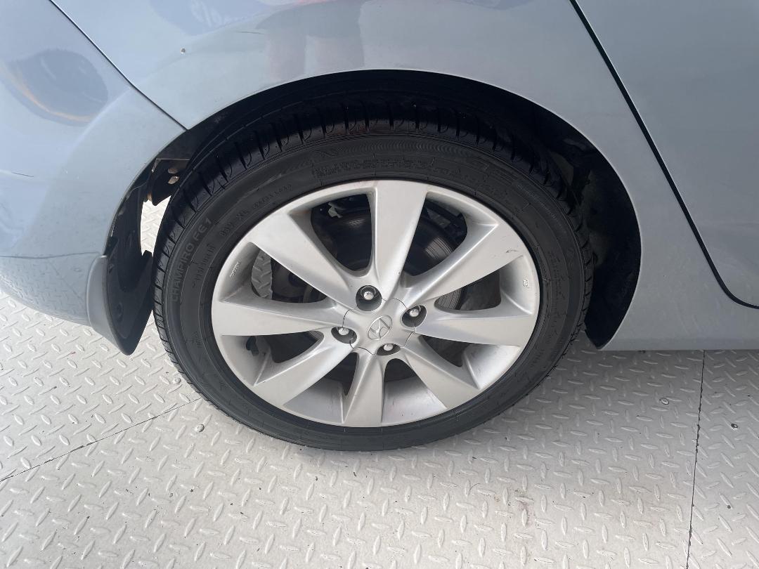 Photo '12' of Hyundai Accent Photo '12' of Hyundai Accent