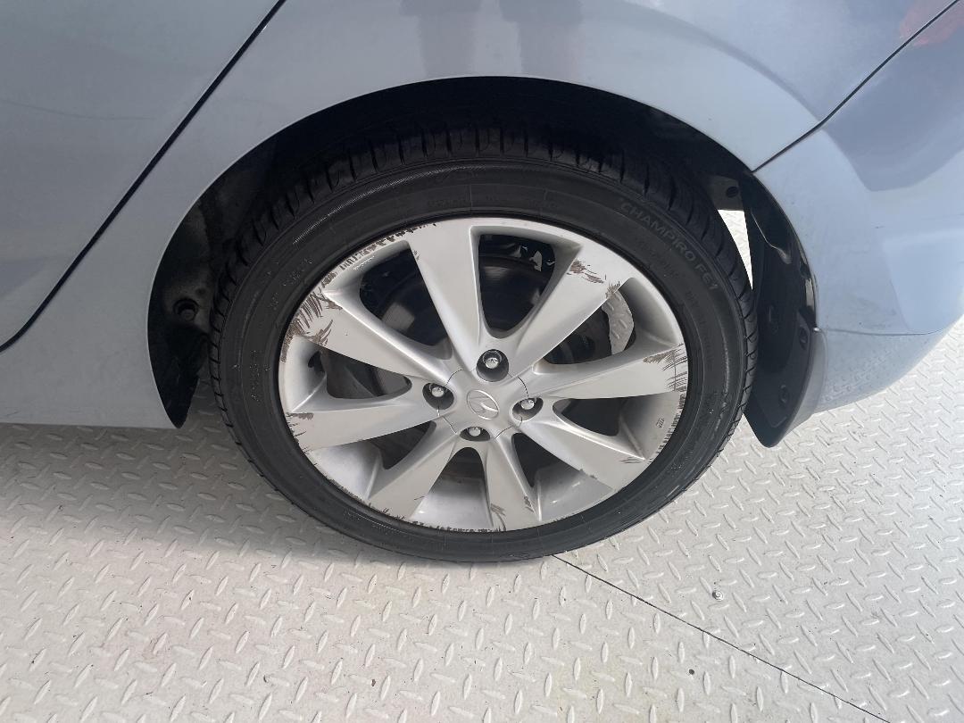 Photo '11' of Hyundai Accent Photo '11' of Hyundai Accent