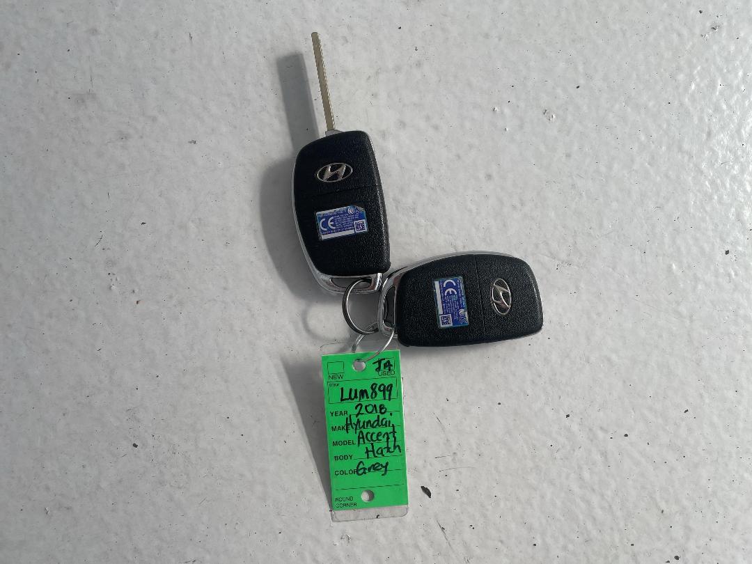 Photo '22' of Hyundai Accent Photo '22' of Hyundai Accent