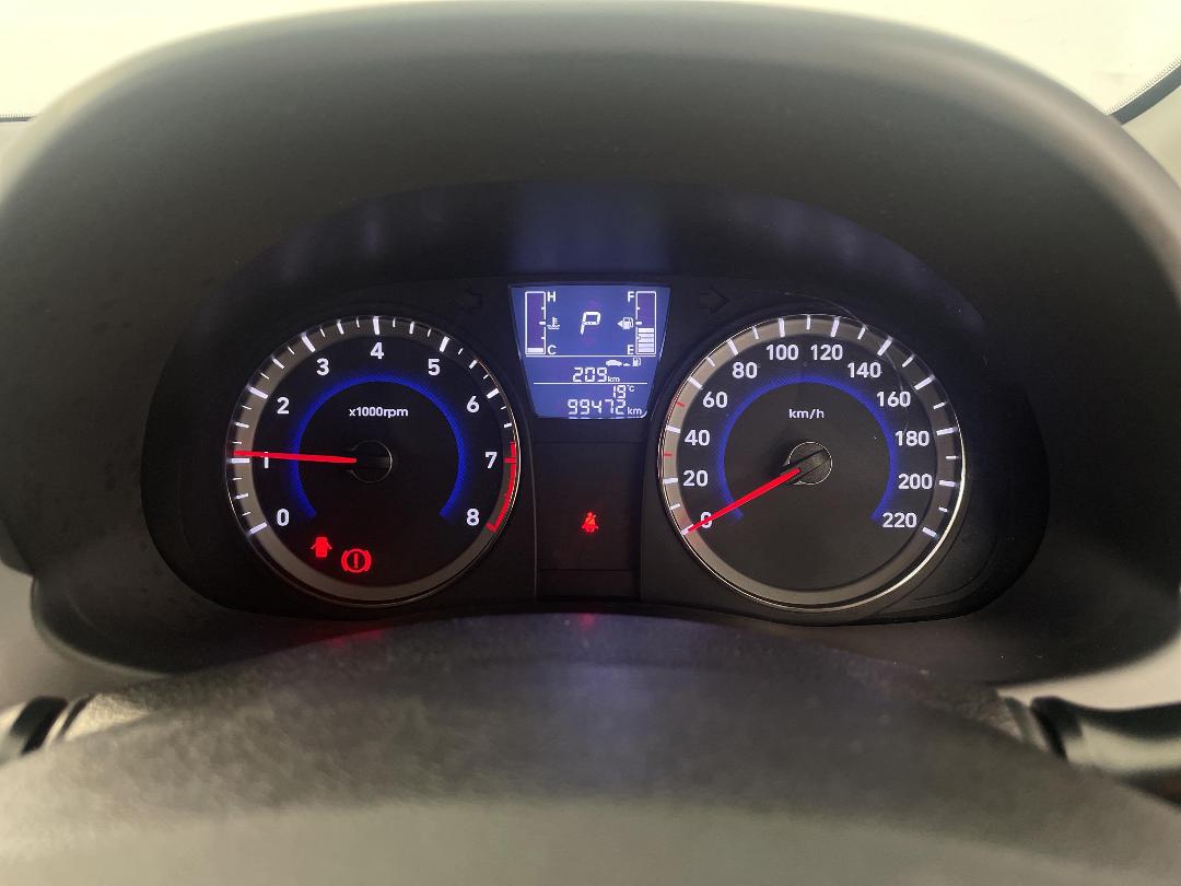 Photo '21' of Hyundai Accent Photo '21' of Hyundai Accent