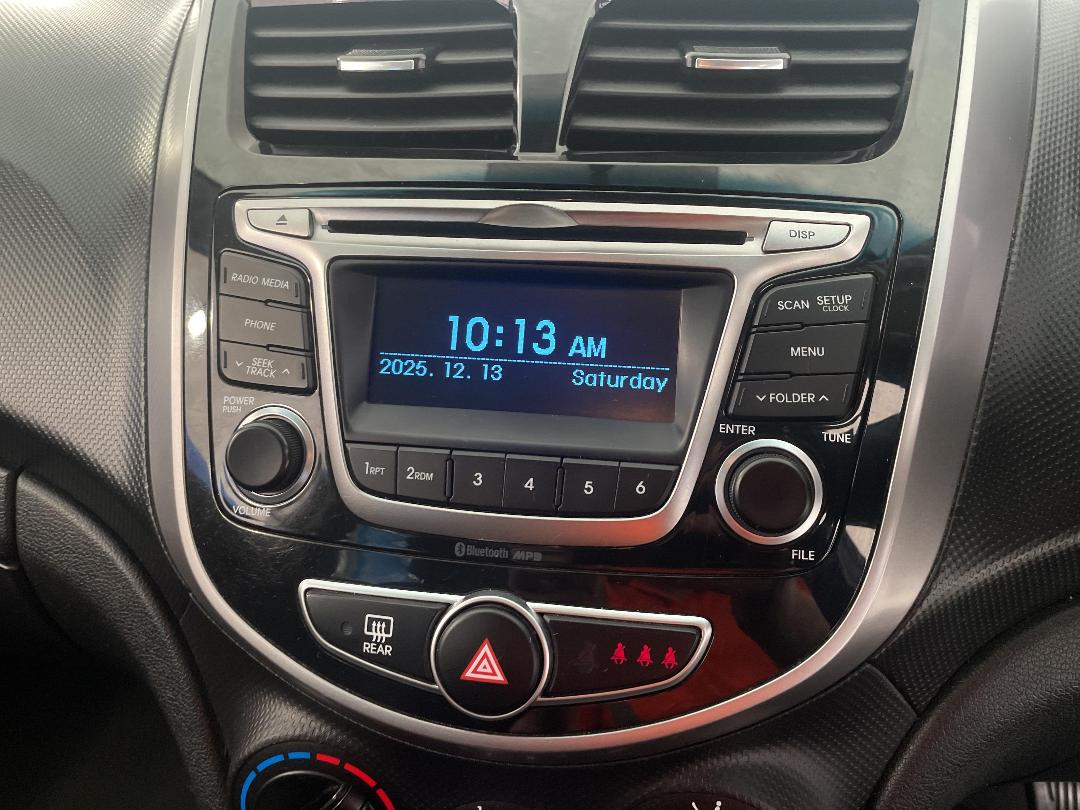 Photo '28' of Hyundai Accent Photo '28' of Hyundai Accent