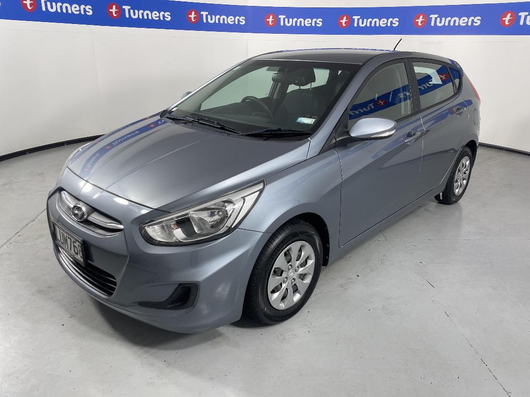 Photo '4' of Hyundai Accent Photo '4' of Hyundai Accent