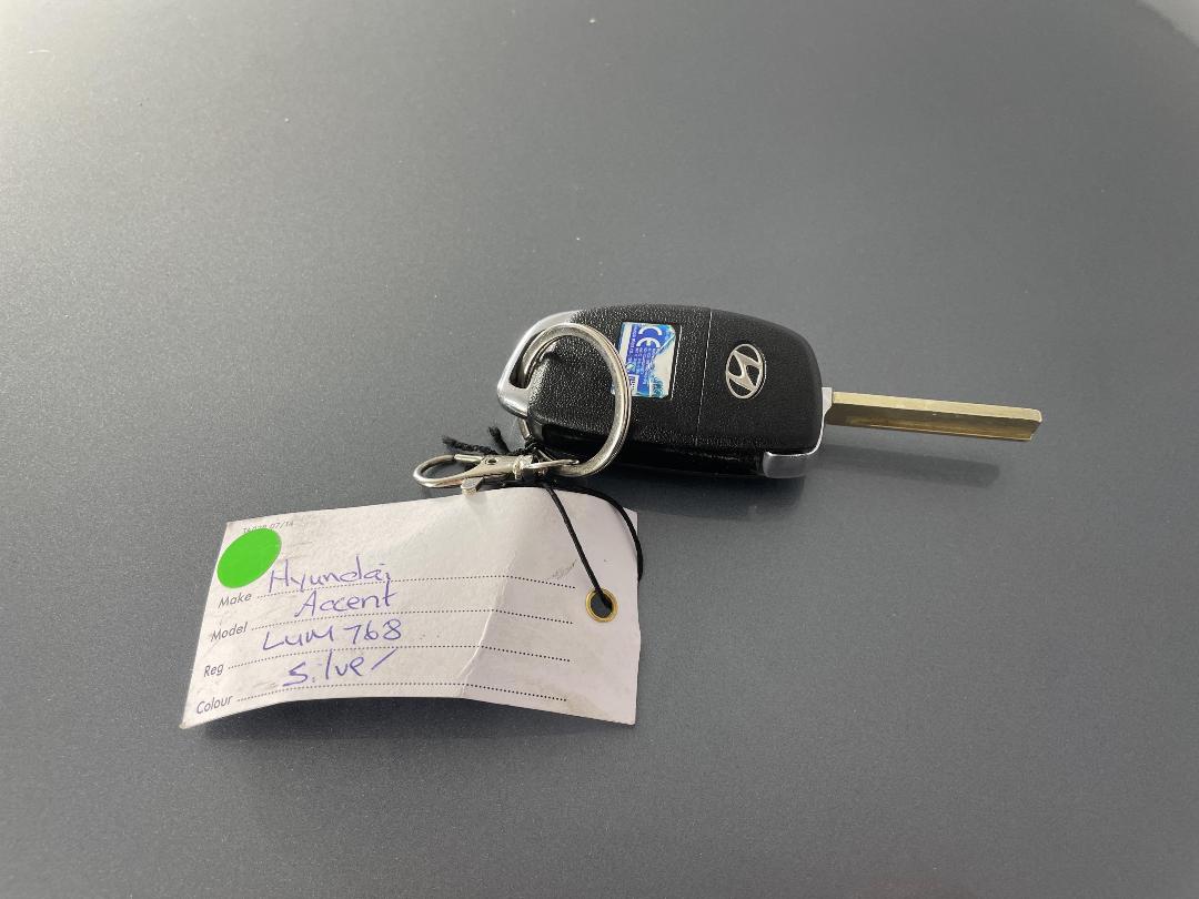 Photo '22' of Hyundai Accent Photo '22' of Hyundai Accent