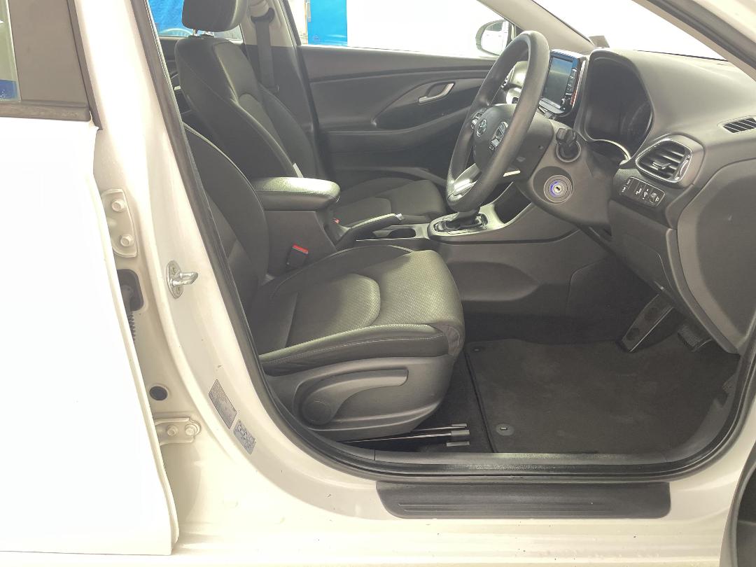 Photo '16' of Hyundai I30