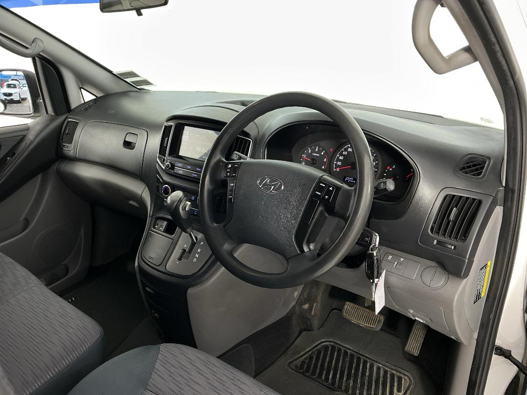 Photo '17' of Hyundai Iload Photo '17' of Hyundai Iload