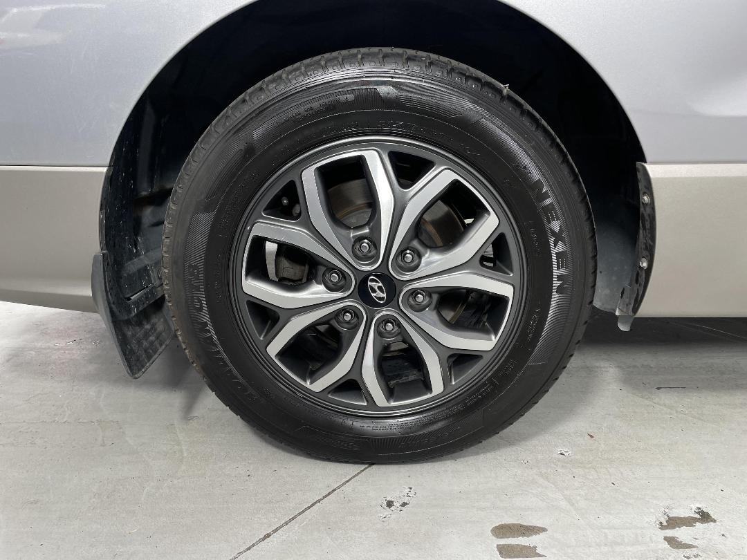 Photo '12' of Hyundai Imax Photo '12' of Hyundai Imax