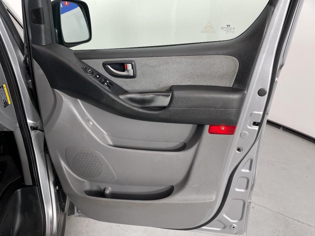 Photo '15' of Hyundai Imax Photo '15' of Hyundai Imax