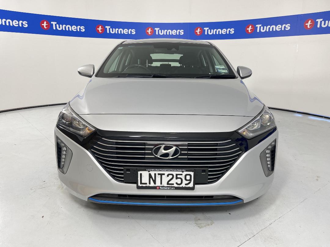 Photo '2' of Hyundai Ioniq Photo '2' of Hyundai Ioniq