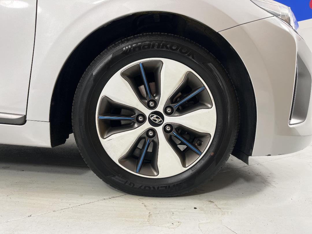 Photo '9' of Hyundai Ioniq Photo '9' of Hyundai Ioniq