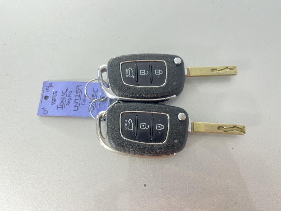 Photo '22' of Hyundai Ioniq Photo '22' of Hyundai Ioniq