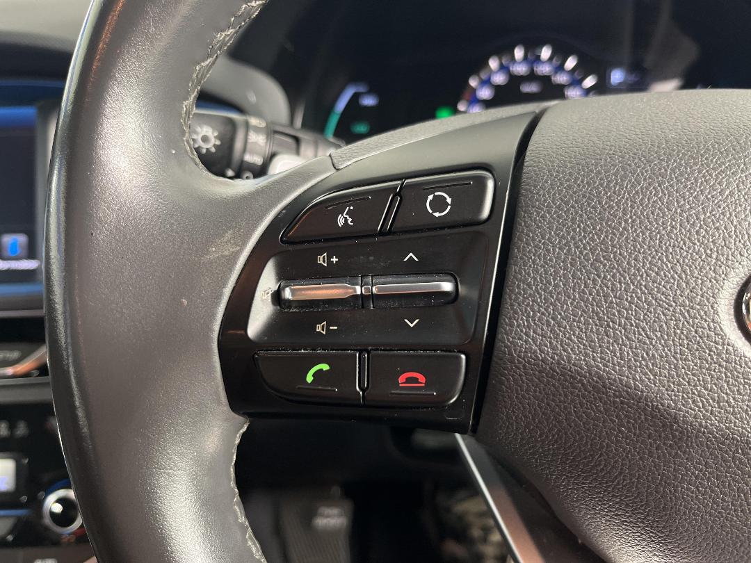 Photo '24' of Hyundai Ioniq Photo '24' of Hyundai Ioniq