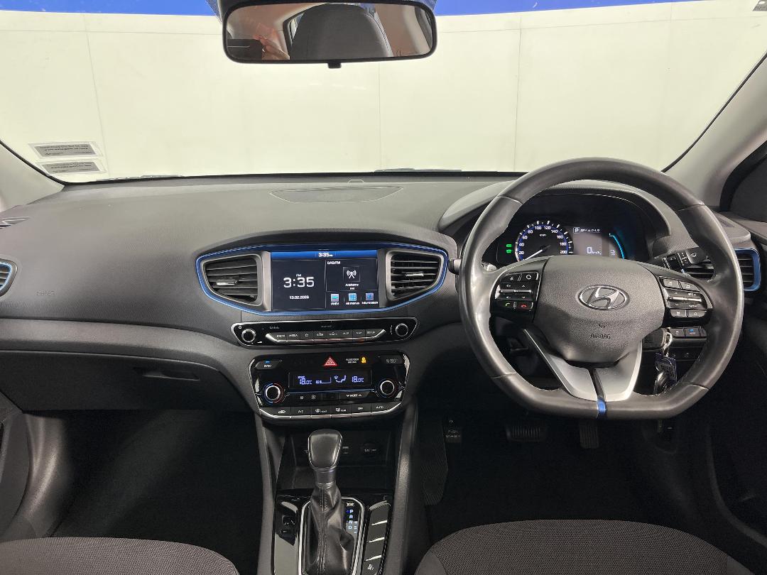 Photo '17' of Hyundai Ioniq