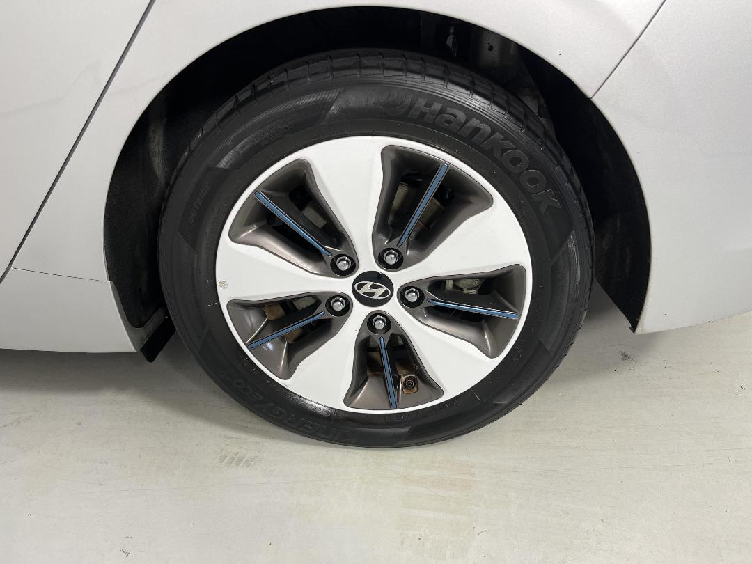 Photo '11' of Hyundai Ioniq