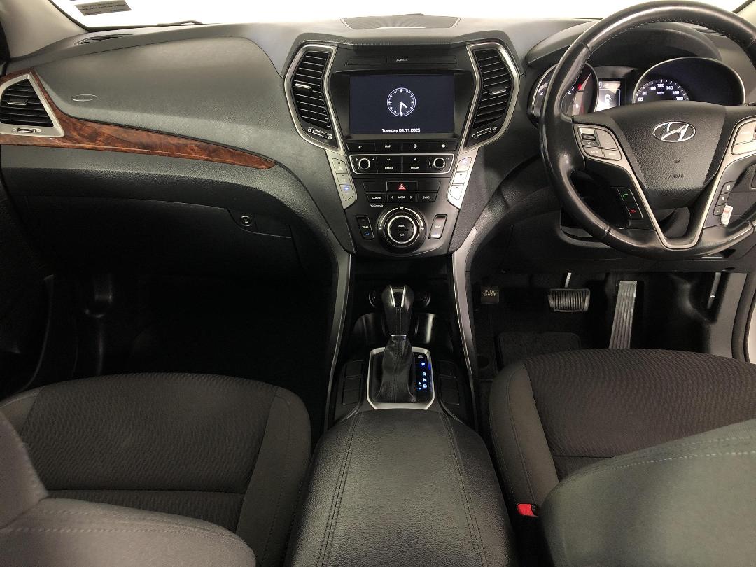 Photo '17' of Hyundai Santa FE Photo '17' of Hyundai Santa FE