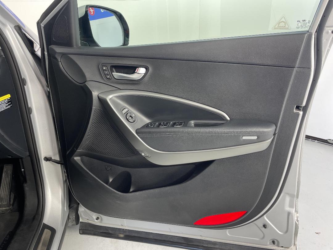 Photo '15' of Hyundai Santa FE Photo '15' of Hyundai Santa FE