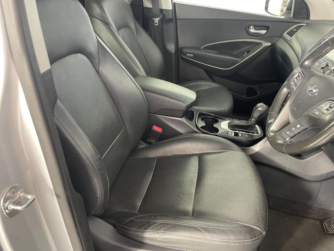 Photo '16' of Hyundai Santa FE Photo '16' of Hyundai Santa FE