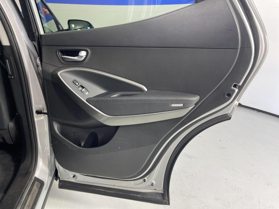 Photo '19' of Hyundai Santa FE Photo '19' of Hyundai Santa FE