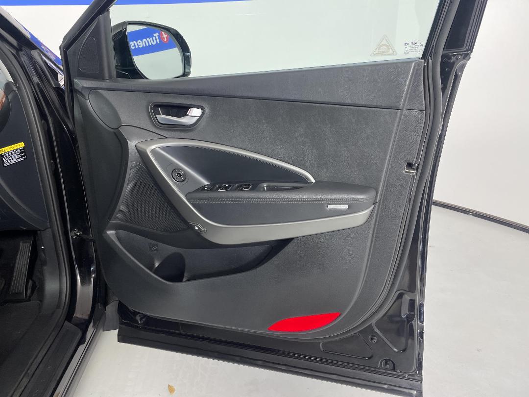 Photo '15' of Hyundai Santa FE Photo '15' of Hyundai Santa FE