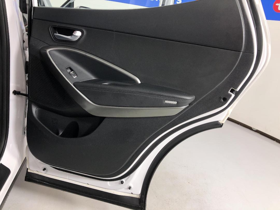 Photo '19' of Hyundai Santa FE