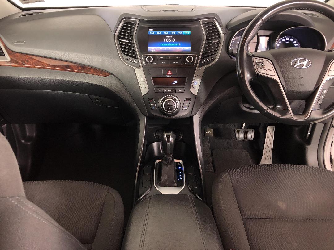 Photo '17' of Hyundai Santa FE