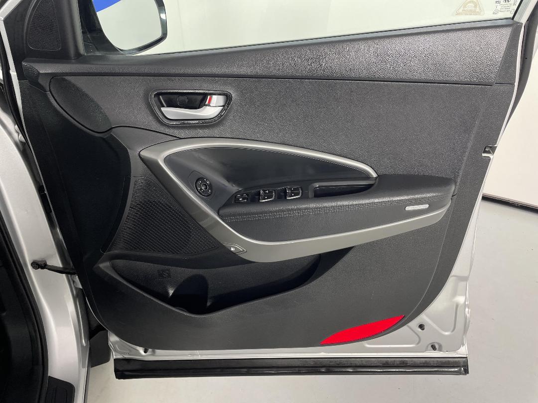 Photo '15' of Hyundai Santa FE