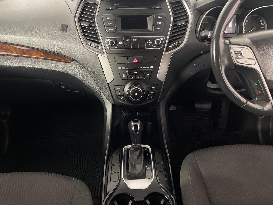 Photo '18' of Hyundai Santa FE