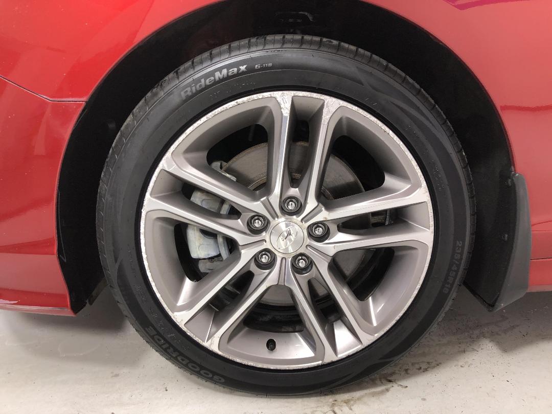 Photo '10' of Hyundai Sonata