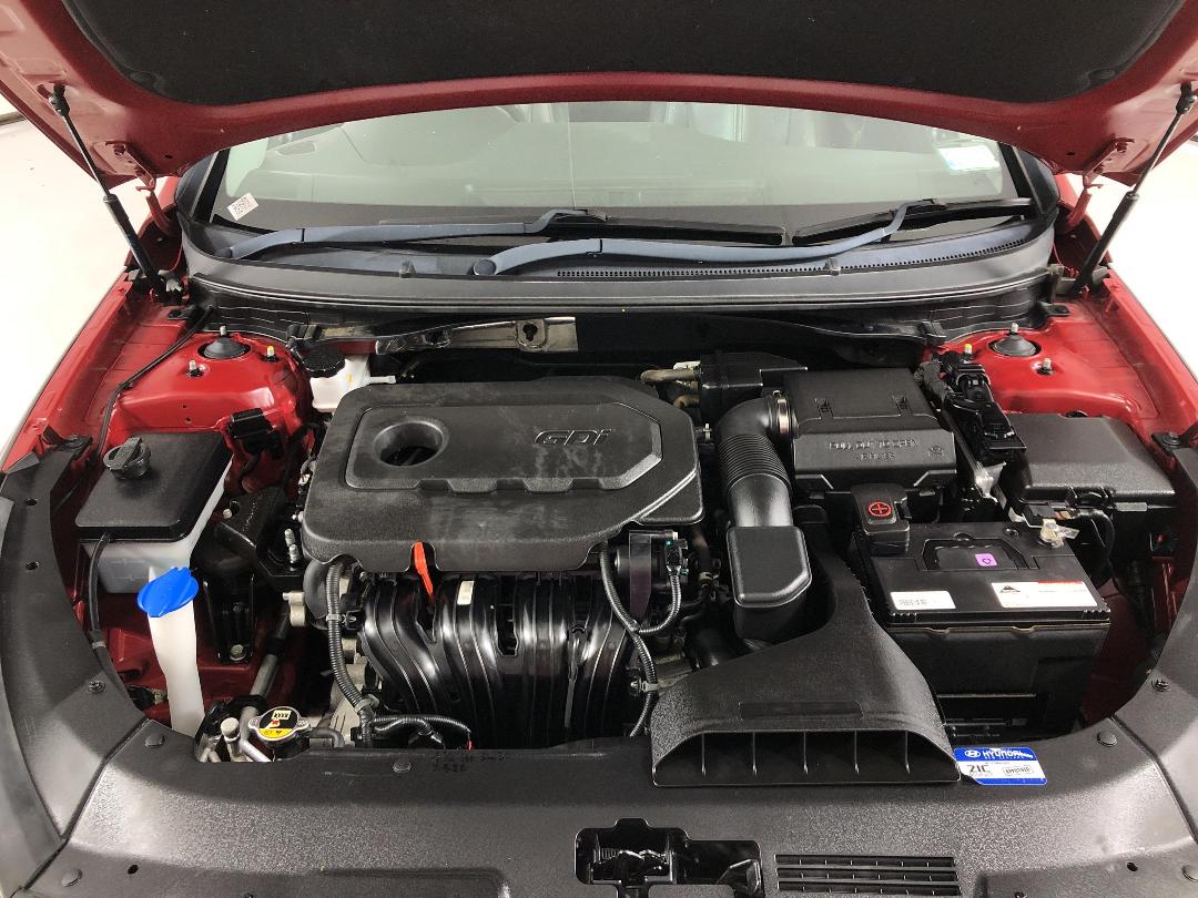 Photo '13' of Hyundai Sonata