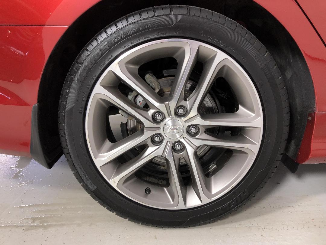 Photo '12' of Hyundai Sonata