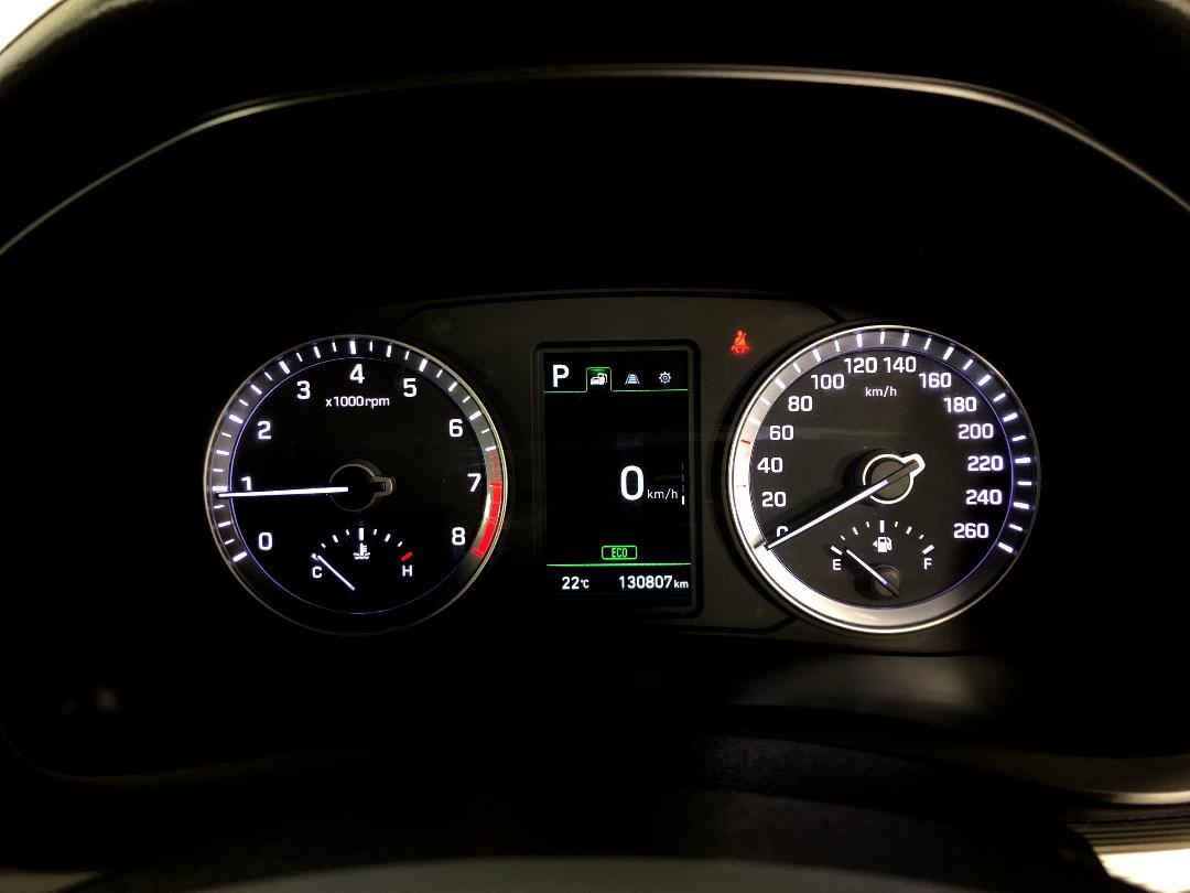 Photo '21' of Hyundai Sonata