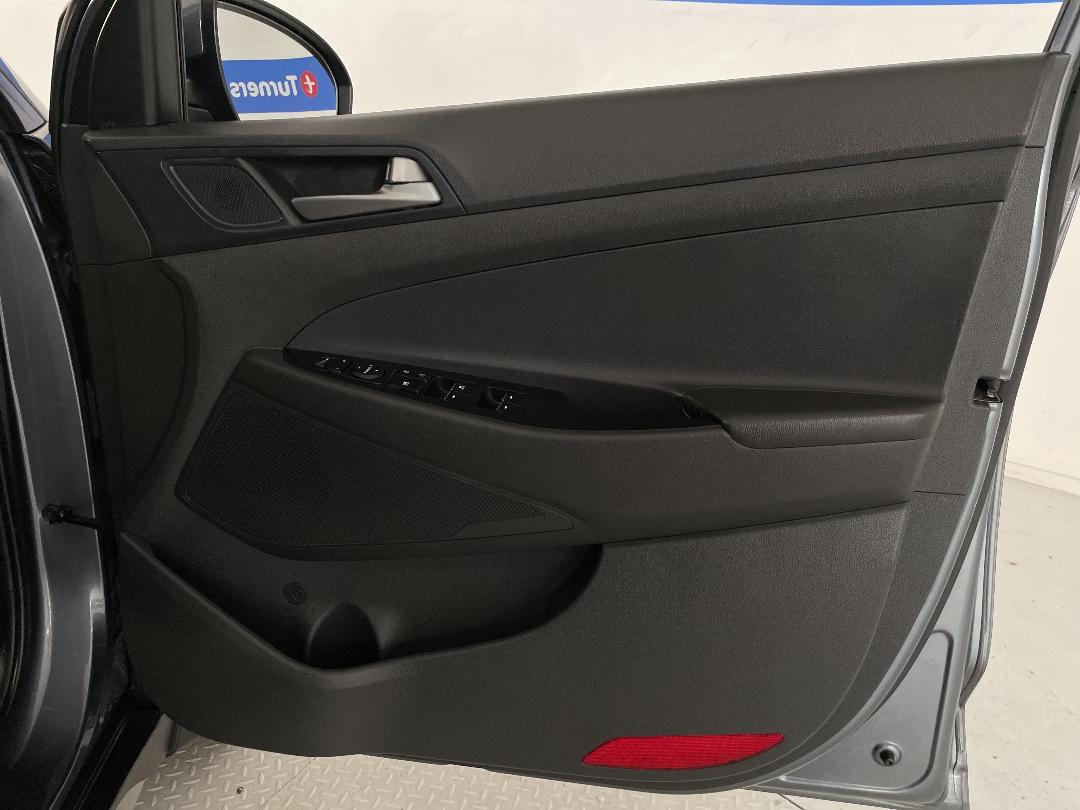 Photo '15' of Hyundai Tucson Photo '15' of Hyundai Tucson