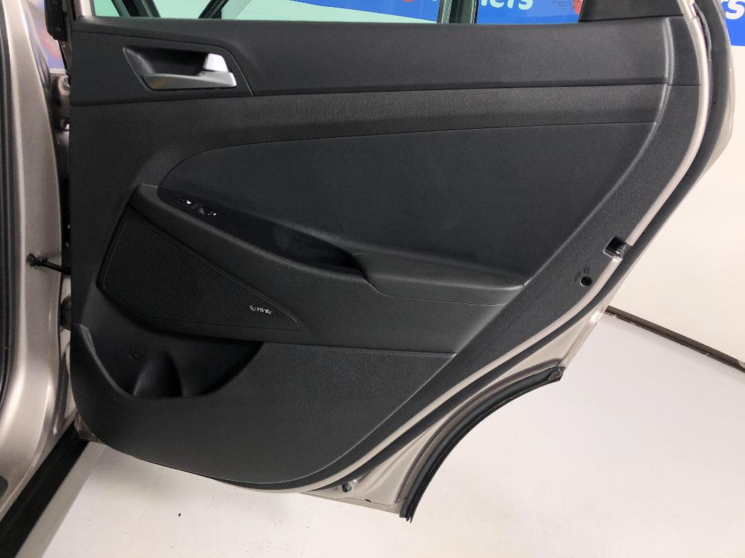 Photo '19' of Hyundai Tucson Photo '19' of Hyundai Tucson