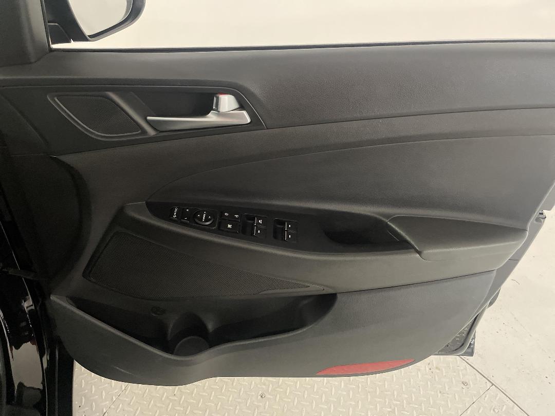 Photo '15' of Hyundai Tucson Photo '15' of Hyundai Tucson