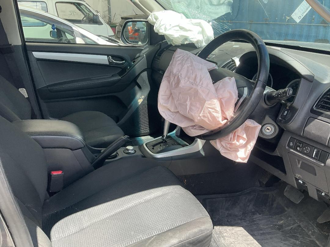 Photo '11' of Isuzu D-MAX LS DC Photo '11' of Isuzu D-MAX LS DC