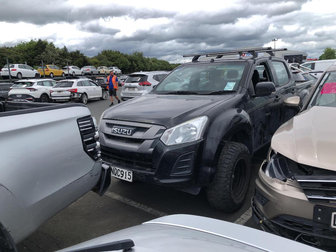 Photo '3' of Isuzu D-MAX LX DC Photo '3' of Isuzu D-MAX LX DC