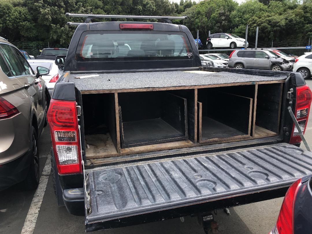 Photo '8' of Isuzu D-MAX LX DC Photo '8' of Isuzu D-MAX LX DC