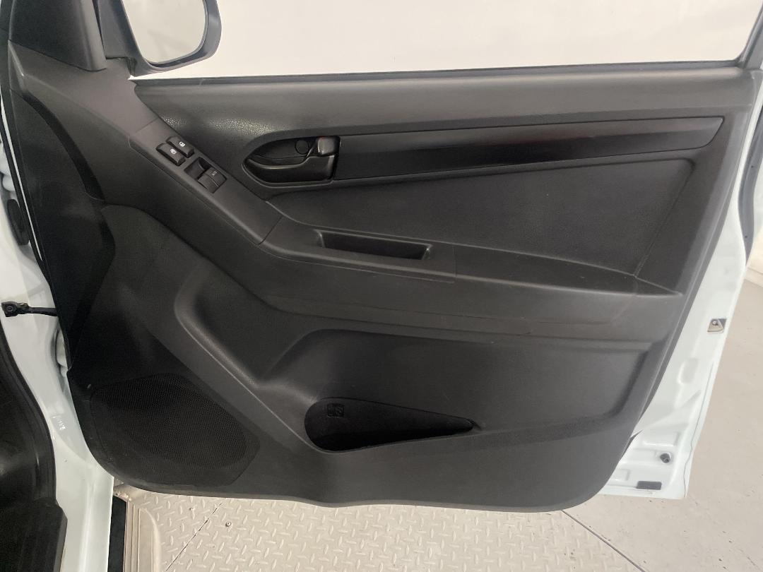 Photo '15' of Isuzu D-MAX Photo '15' of Isuzu D-MAX