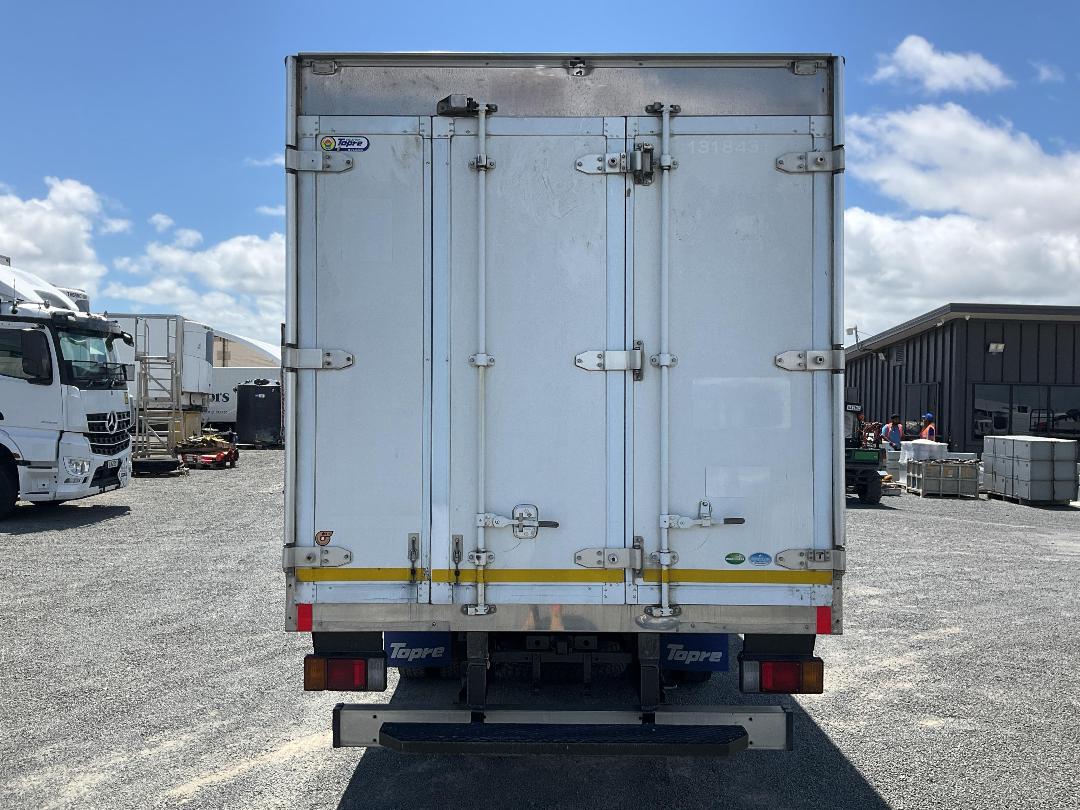 Photo '5' of Isuzu ELF Chiller