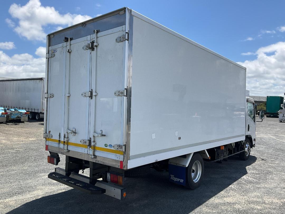 Photo '4' of Isuzu ELF Chiller