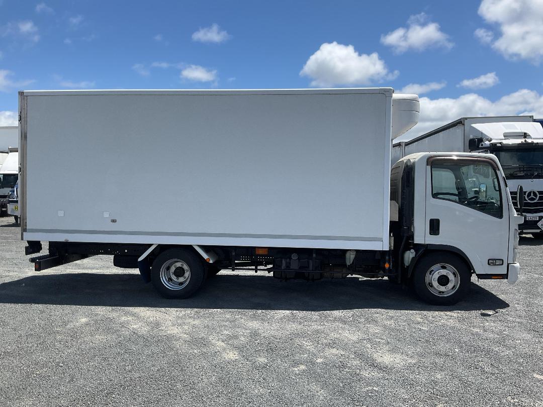 Photo '3' of Isuzu ELF Chiller