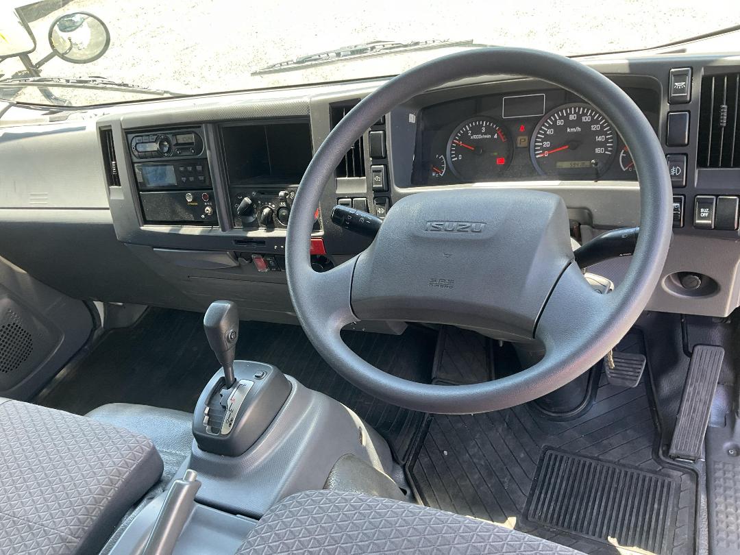 Photo '13' of Isuzu ELF Chiller